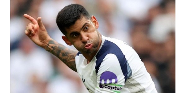 Tottenham Hotspurs nya kapten, Cristian Romero, har haft en enastående prestation Tottenham Hotspurs nya kapten, Cristian Romero, har haft en enastående prestation